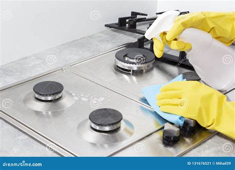 cleaning a gas range